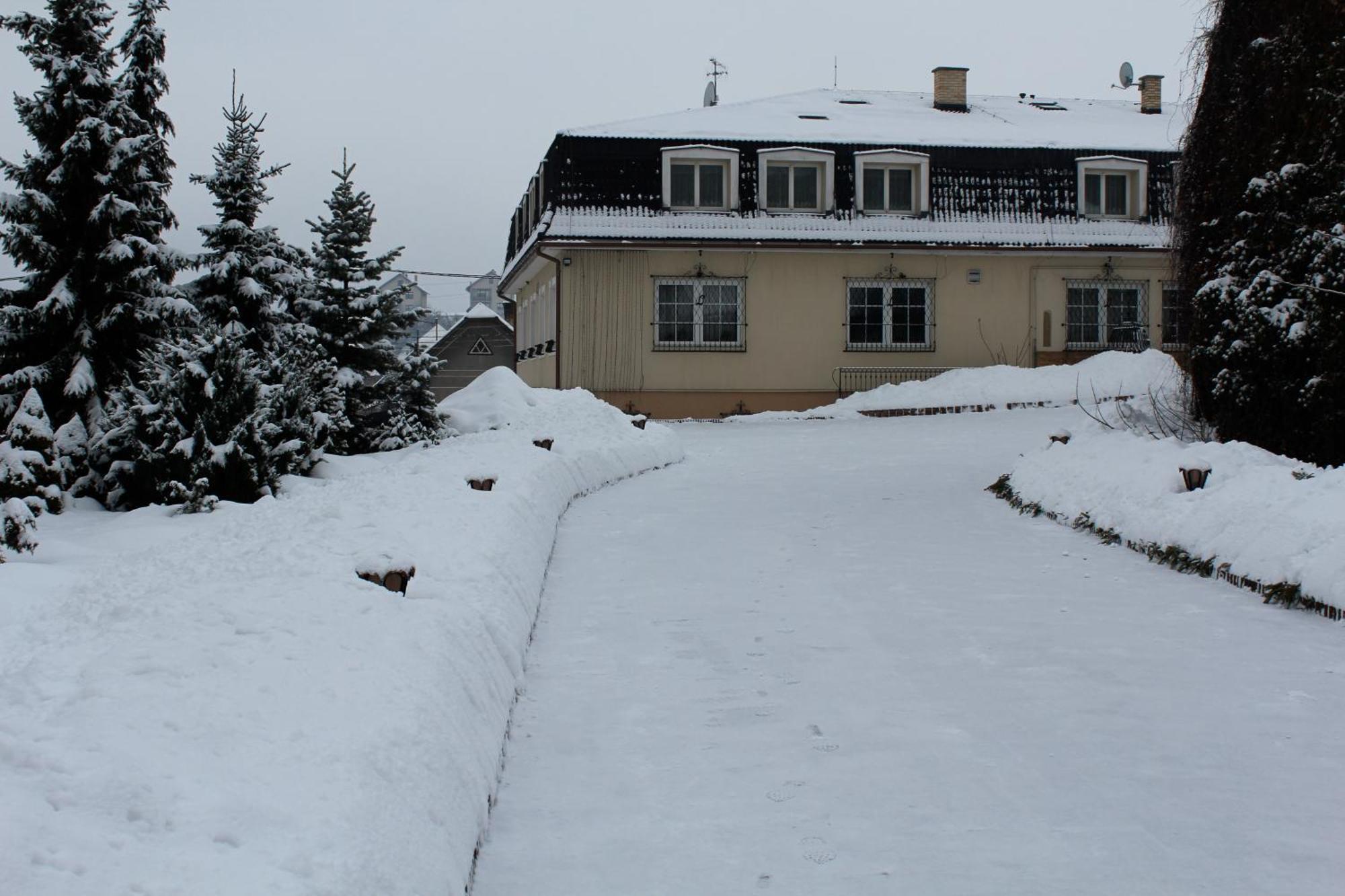Penzion Lucs Helpa Exterior photo